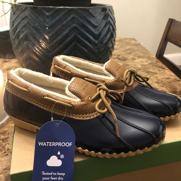 JBU Women’s waterproof shoes, Size 7, Brand new with box, perfect condition - Picture 2 of 13
